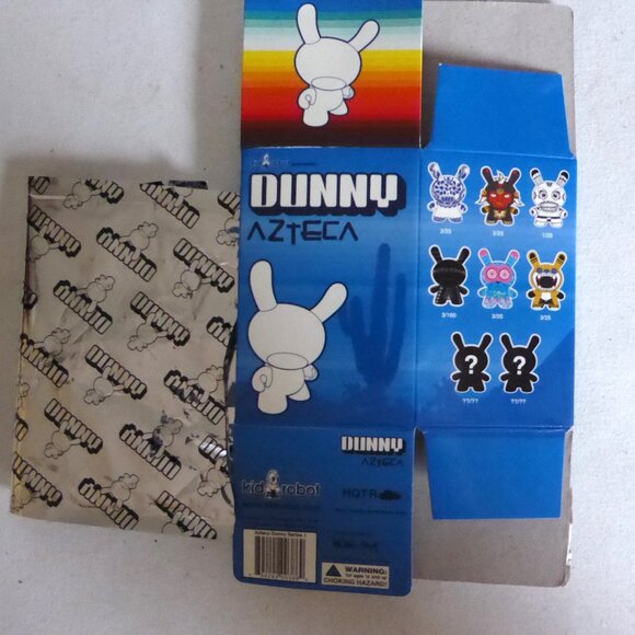 2007 3” KIDROBOT AZTECA DUNNY PEYOTE DESIGNER ART URBAN VINYL FIGURE - Picture 2 of 16